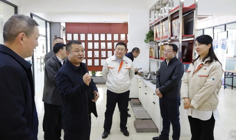贵州绥阳经济开发区管理委员会副主任熊俊一行莅临吉元集团考察调研