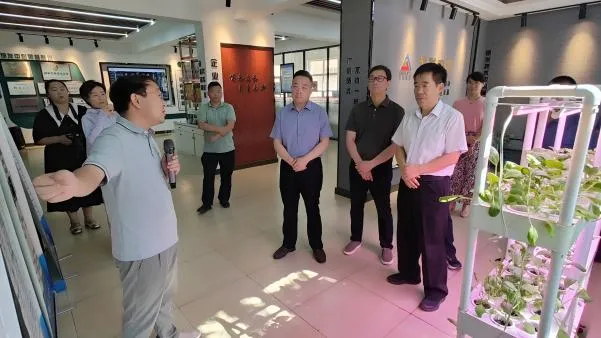 自治区工信厅党组成员、纪检监察组组长路东海一行莅临吉元集团调研指导工作